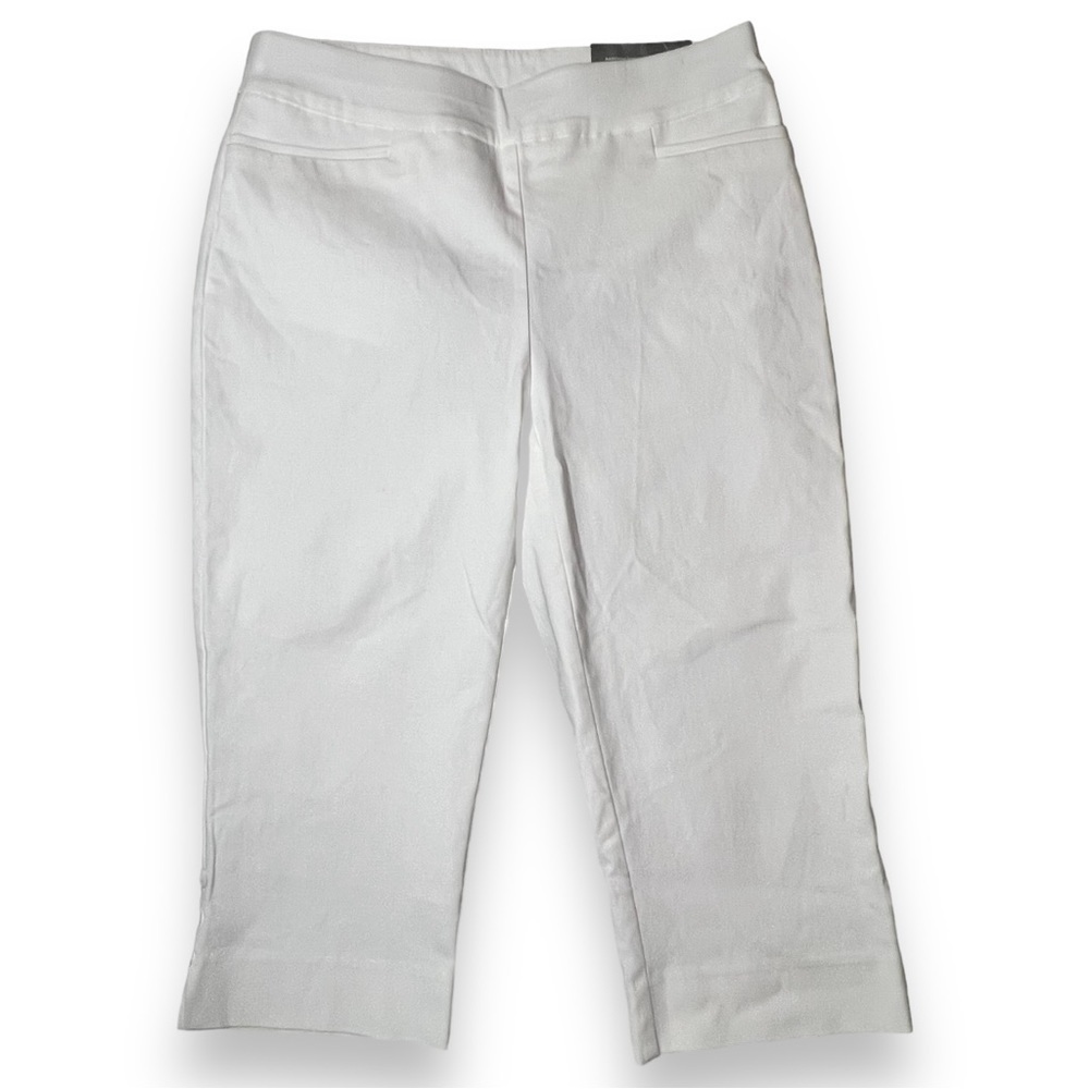 Chico’s Women’s Brigitte Button Hem Slim Capri Alabaster Size 00 (2)